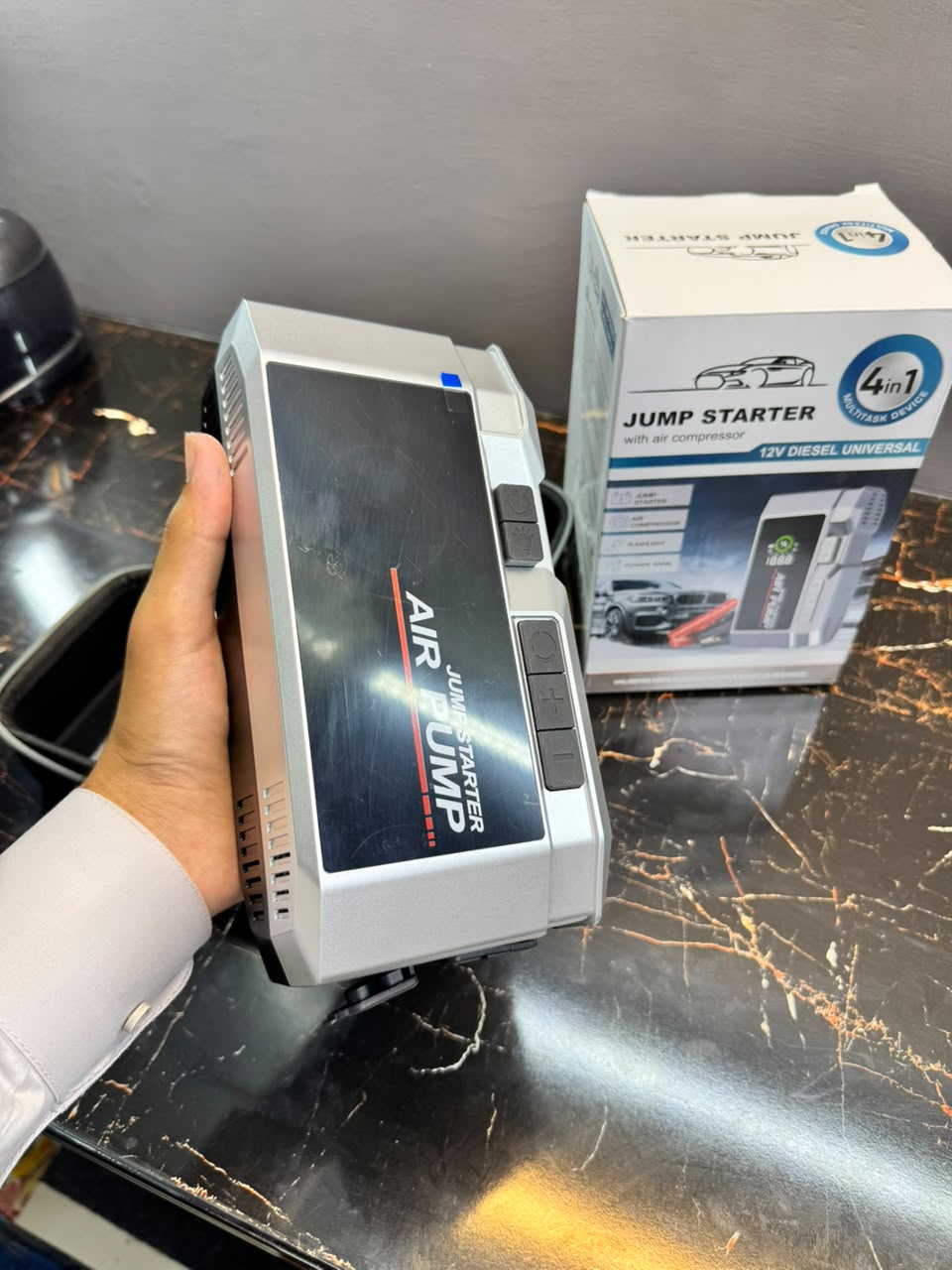 Jump Starter 4-in-1 with Air Compressor 12V - in use