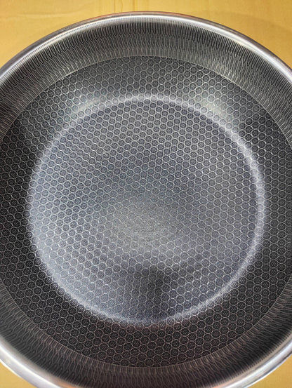 Laser Crafted 13-Inch Honeycomb Pan - side view