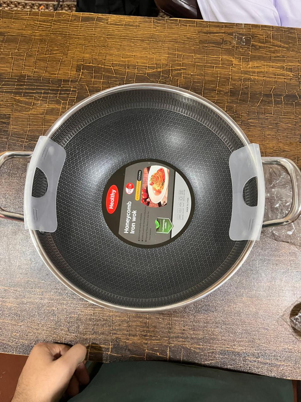 Luxury Honeycomb Non Stick Fry Pan 32-34CM - side view