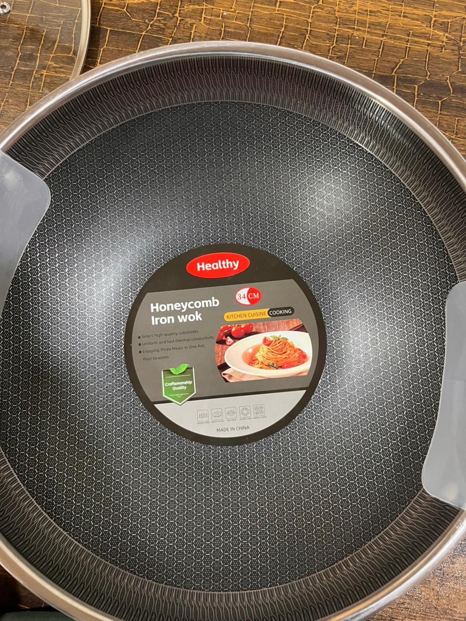 Luxury Honeycomb Non Stick Fry Pan 32-34CM - close up