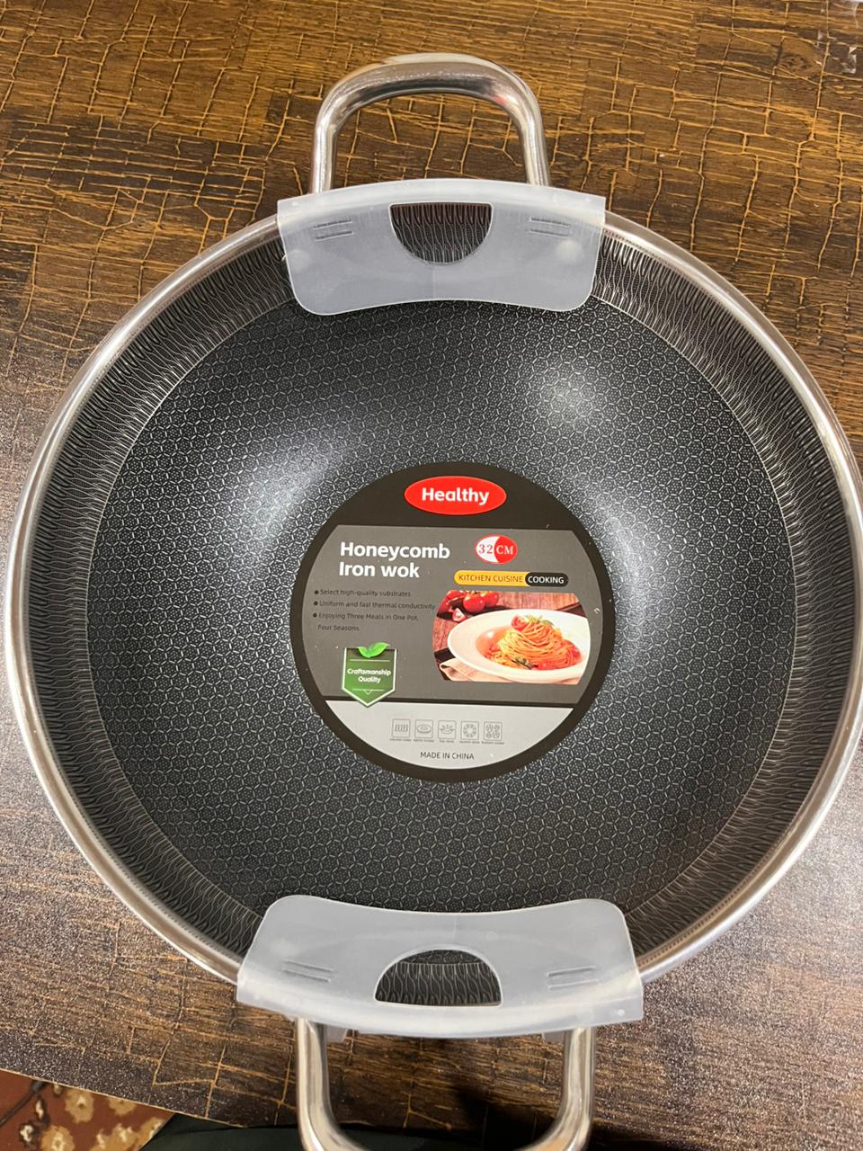 Luxury Honeycomb Non Stick Fry Pan 32-34CM - packaging