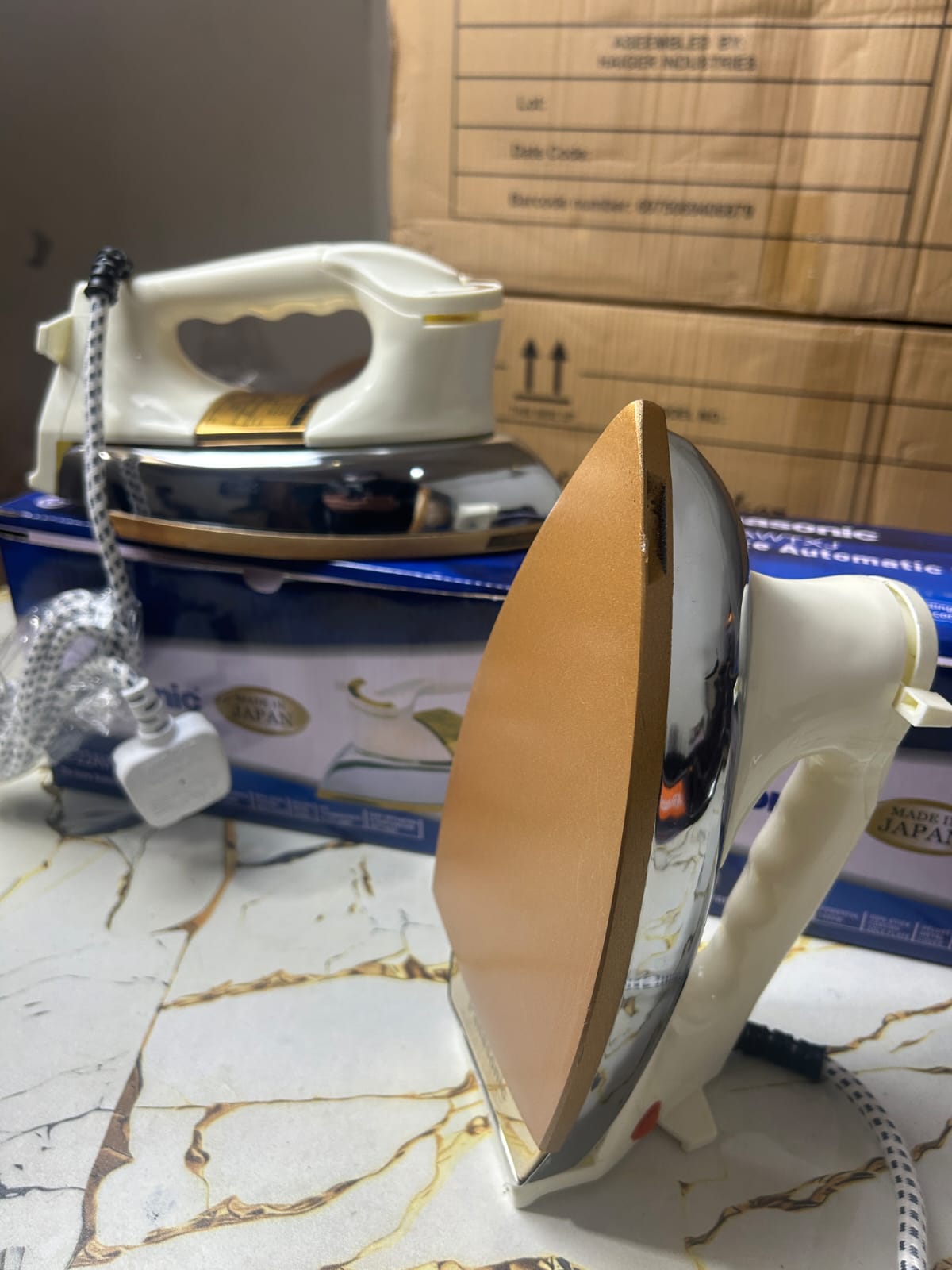 Panasonic Heavy Duty Iron 1000W - side view