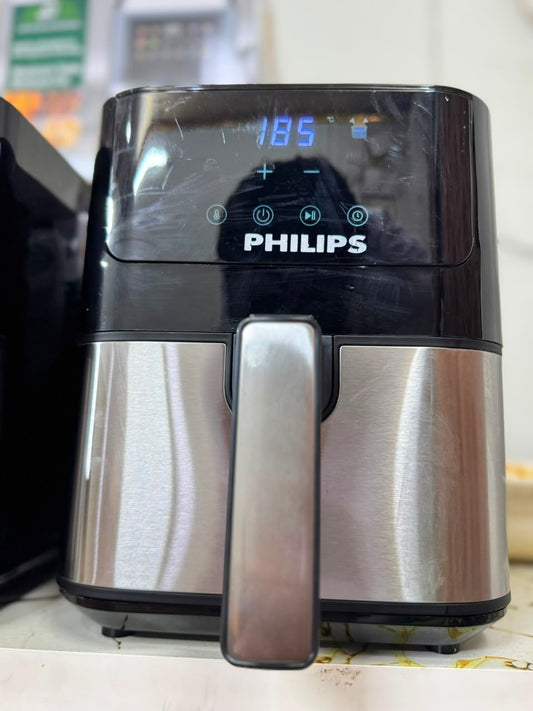 Philips Essential MasterChef Air Fryer 5L - front view