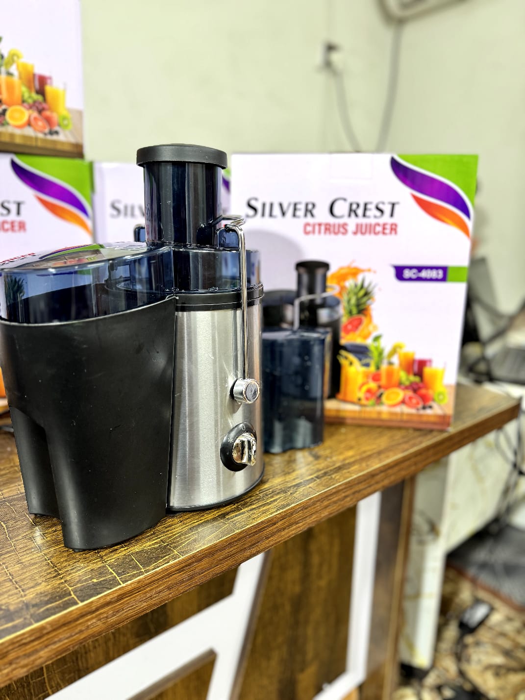 Silver Crest SC-4083 Electric Juicer Machine - side view