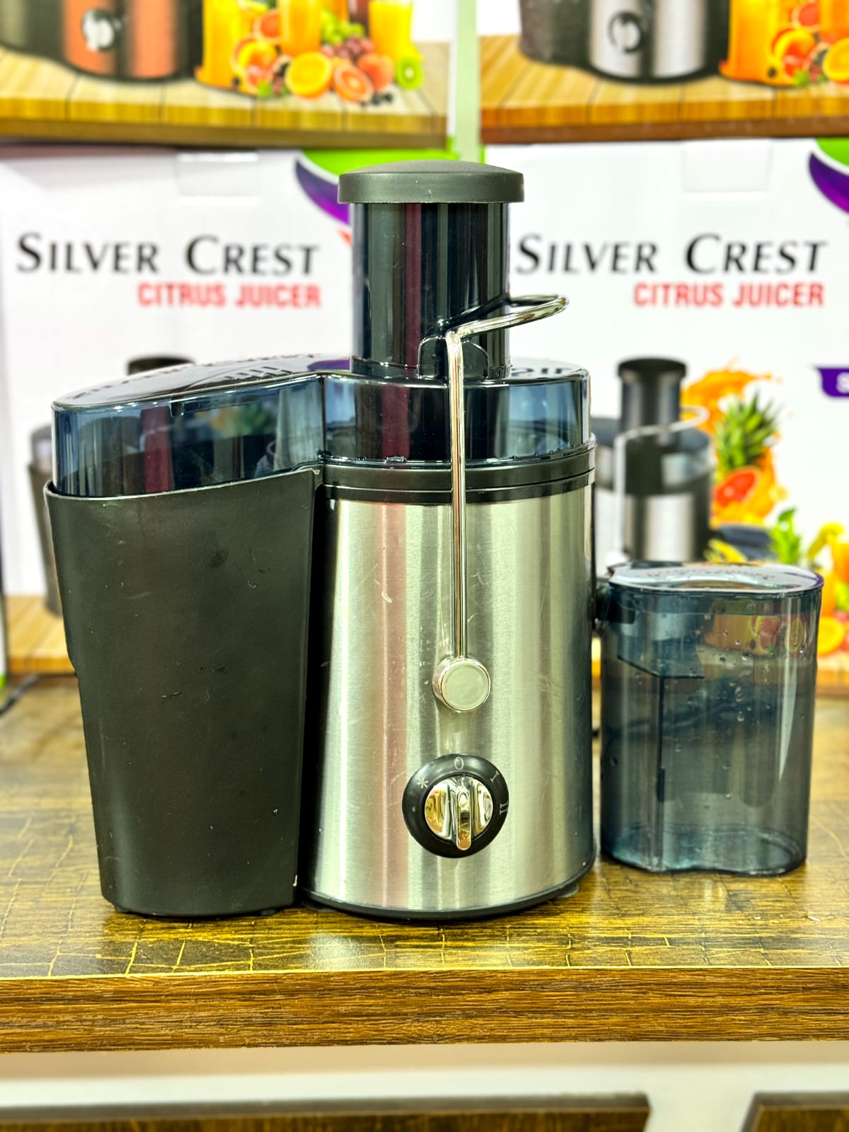 Silver Crest SC-4083 Electric Juicer Machine - top view