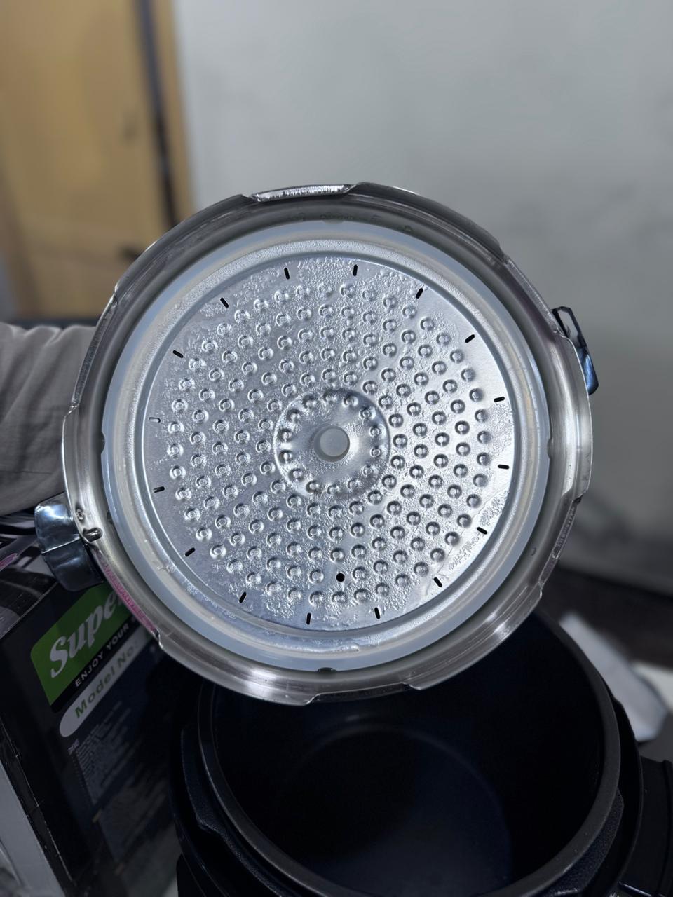 Super Crest Electric Pressure Cooker SCT-3002 - top view