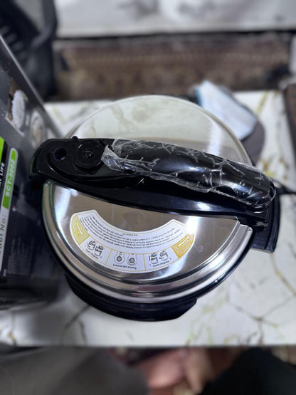 Super Crest Electric Pressure Cooker SCT-3002 - in use